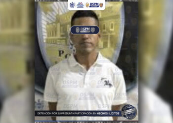 Recuperan Focus con reporte de robo y aseguran al conductor para investigación