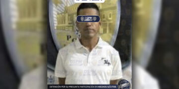 Recuperan Focus con reporte de robo y aseguran al conductor para investigación