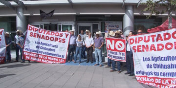 Agricultores bloquean avenida Aldama en protesta por Ley de Aguas