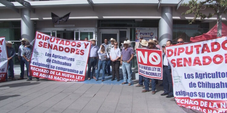 Agricultores bloquean avenida Aldama en protesta por Ley de Aguas
