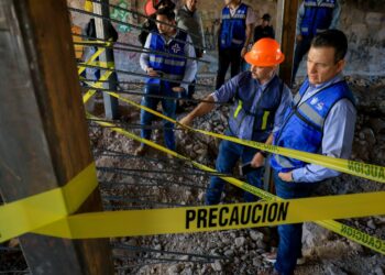 Inician trabajos de remediación en puente dañado por lluvias