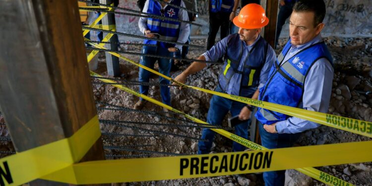 Inician trabajos de remediación en puente dañado por lluvias