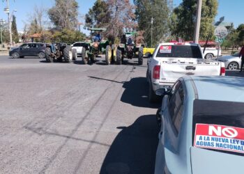 Productores se manifiestan por ley de aguas