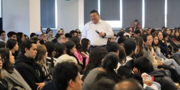 César Jáuregui Moreno expone retos de la procuración de justicia en México