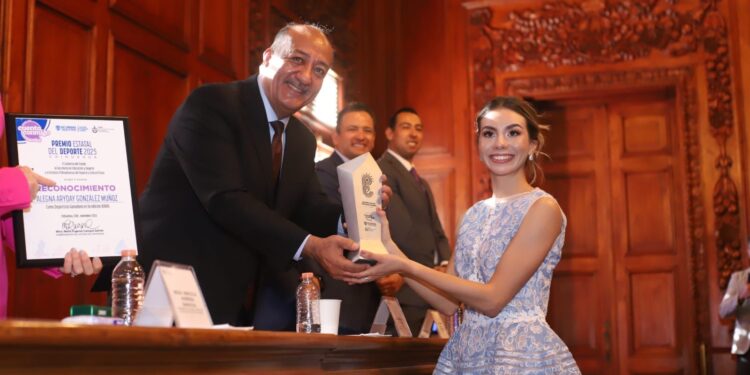 Reconocen a los mejores deportistas de Chihuahua