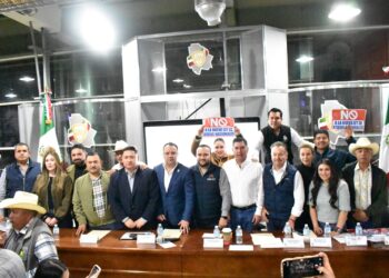 Diputados y senadores se reúnen con productores