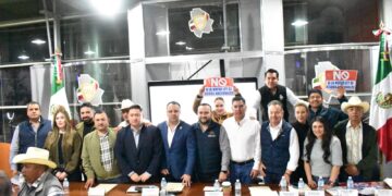 Diputados y senadores se reúnen con productores