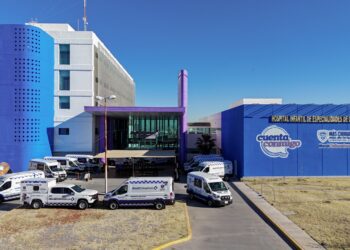 Maru Campos entrega 10 ambulancias para nueve municipios