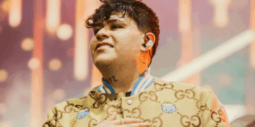 Junior H deja depósito para garantizar su presentación