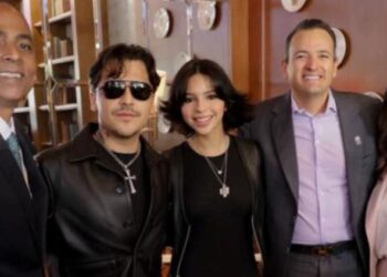 Alcalde Bonilla comparte en redes foto junto a Christian Nodal y Ángela Aguilar