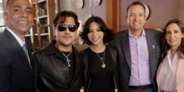 Alcalde Bonilla comparte en redes foto junto a Christian Nodal y Ángela Aguilar