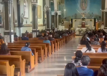 Familiares despiden a tres víctimas de la balacera en Parral