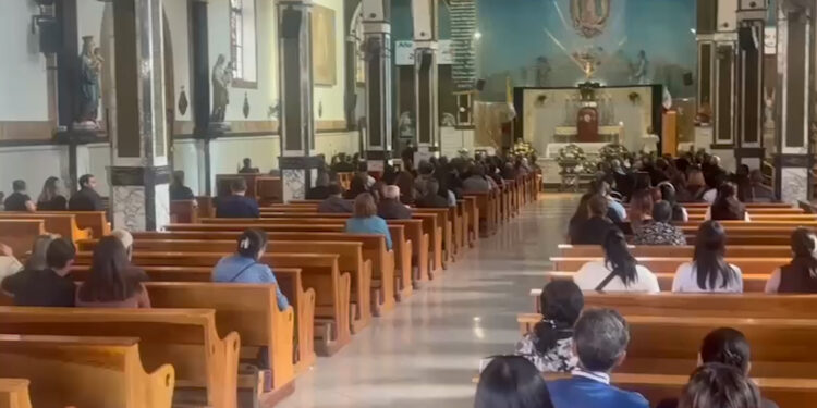 Familiares despiden a tres víctimas de la balacera en Parral