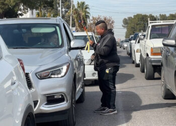 Venta de luces de bengala genera opiniones divididas