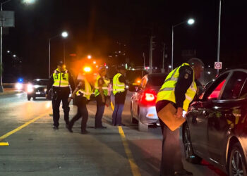 Policía vial llama a conducir con responsabilidad en Año Nuevo