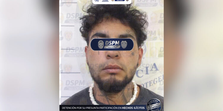 Amenazaba a su abuelita con armas de utilería