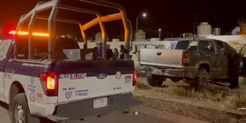 Perseguido por motociclistas, conductor ebrio impacta contra domicilio