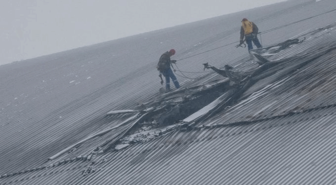 Un dron agujereó el escudo del reactor 4 de Chernobyl y libera radiación