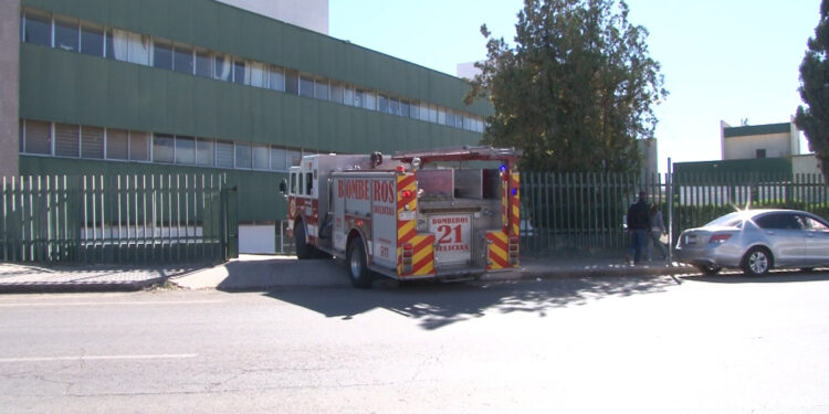 Se registra incendio en la clínica del IMSS en Delicias