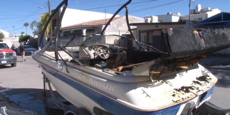 Incendio de lancha en Delicias deja daños materiales