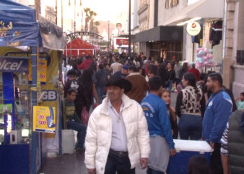 Abarrotan el centro de Chihuahua por compras de último fin de semana previo a Navidad