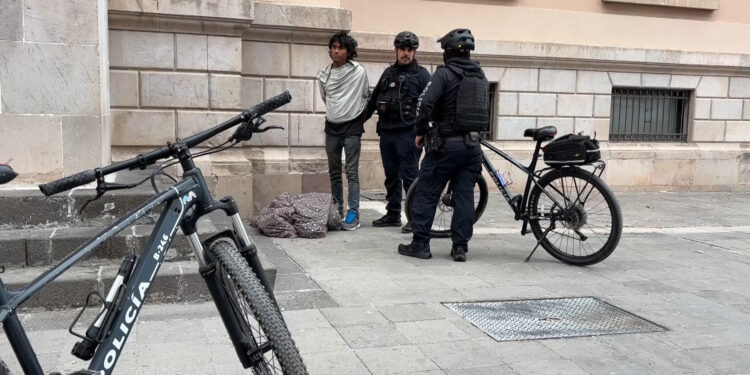 Lo detienen por alterar el orden público