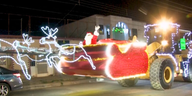 Cuauhtémoc se iluminó con el Desfile de Luces 2025
