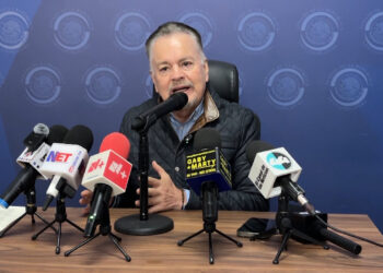 Senador se abstiene en votación sobre aranceles a productos chinos