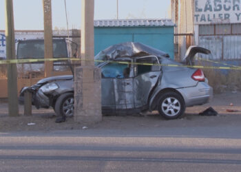 Conductor impacta contra poste de alumbrado y pierde la vida en la Lombardo