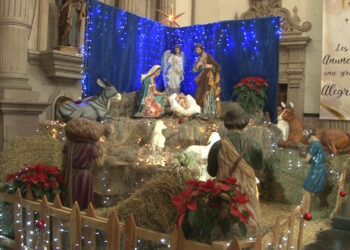 Acuden fieles a presenciar el nacimiento en la catedral