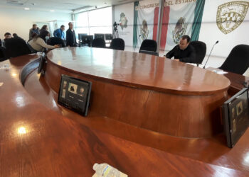 Solo dos diputados acuden presencialmente a sesión en el Congreso