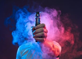 Médicos alertan sobre graves daños pulmonares y cerebrales por fumar vape