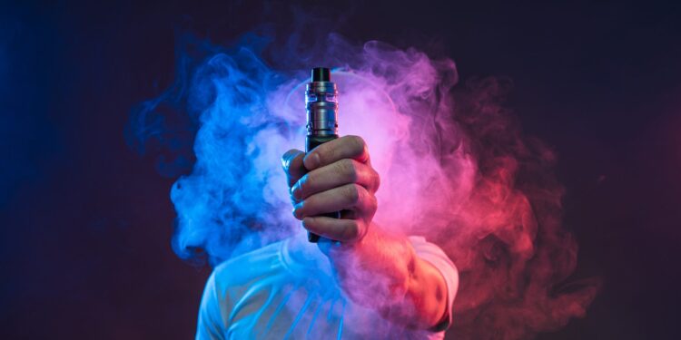 Médicos alertan sobre graves daños pulmonares y cerebrales por fumar vape
