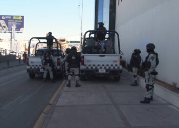 Detienen a policía municipal y su hermano por posesión de armas