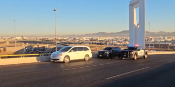 Evitan intento de suicidio en puente de Homero y Periférico