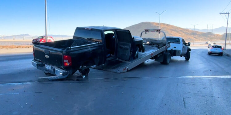 Dos jóvenes lesionados tras accidente en el periférico R. Almada