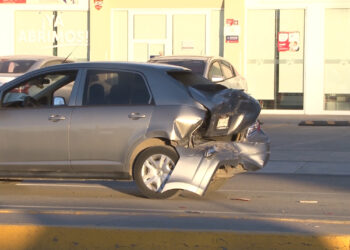Choque múltiple en Delicias deja una persona lesionada