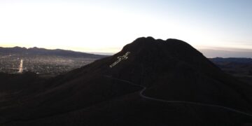 Enciende Municipio cruz ecuménica del Cerro Grande por temporada navideña