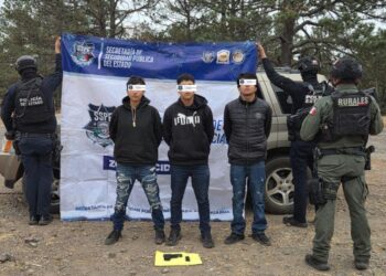 Detiene SSPE a tres jóvenes con un arma durante operativo en Guachochi