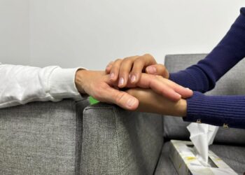 Ofrecen atención psicológica y estrategias contra el estrés