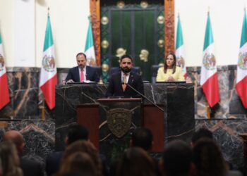 Conmemoran bicentenario de la primera Constitución estatal en Chihuahua