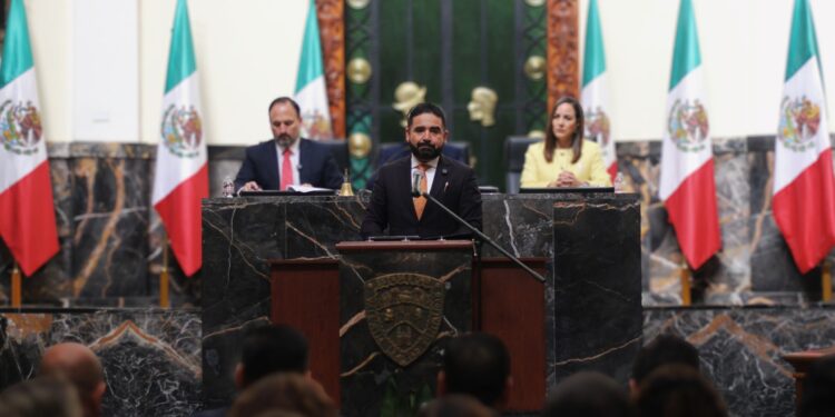 Conmemoran bicentenario de la primera Constitución estatal en Chihuahua