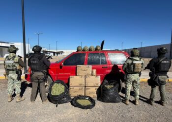 Aseguran vehículo blindado, explosivos y 90 kilos de marihuana en operativo en Madera