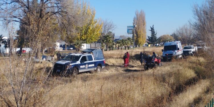 Localizan a un hombre sin vida en la vía pública de Cuauhtémoc