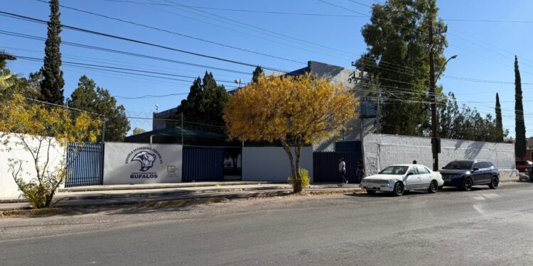 Profesor fallece en secundaria federal de la colonia Campesina