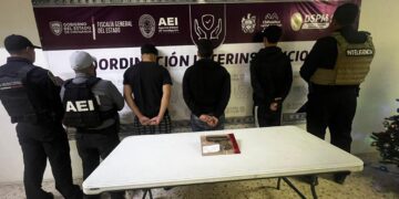 Detienen a tres adolescentes por robo de vehículos