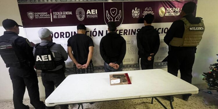 Detienen a tres adolescentes por robo de vehículos