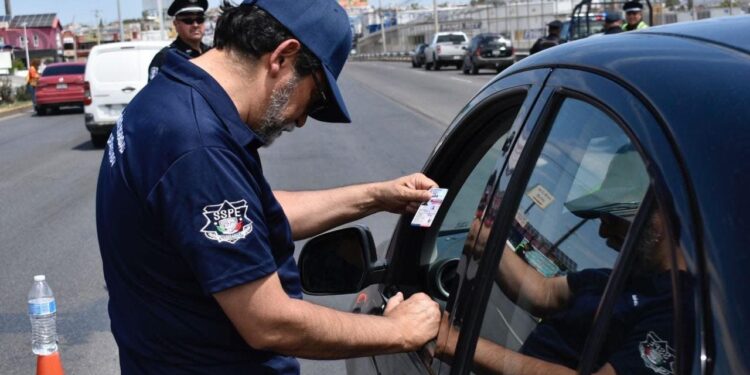 Alertan por fraudes en trámites de licencias de conducir