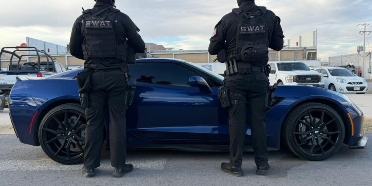 Lo detienen por exceso de velocidad y tenía una orden de aprehensión por homicidio