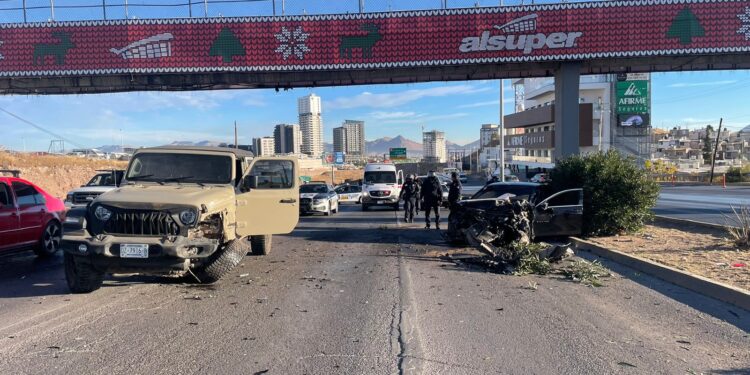 Encontronazo deja dos heridos en el Periférico de la Juventud